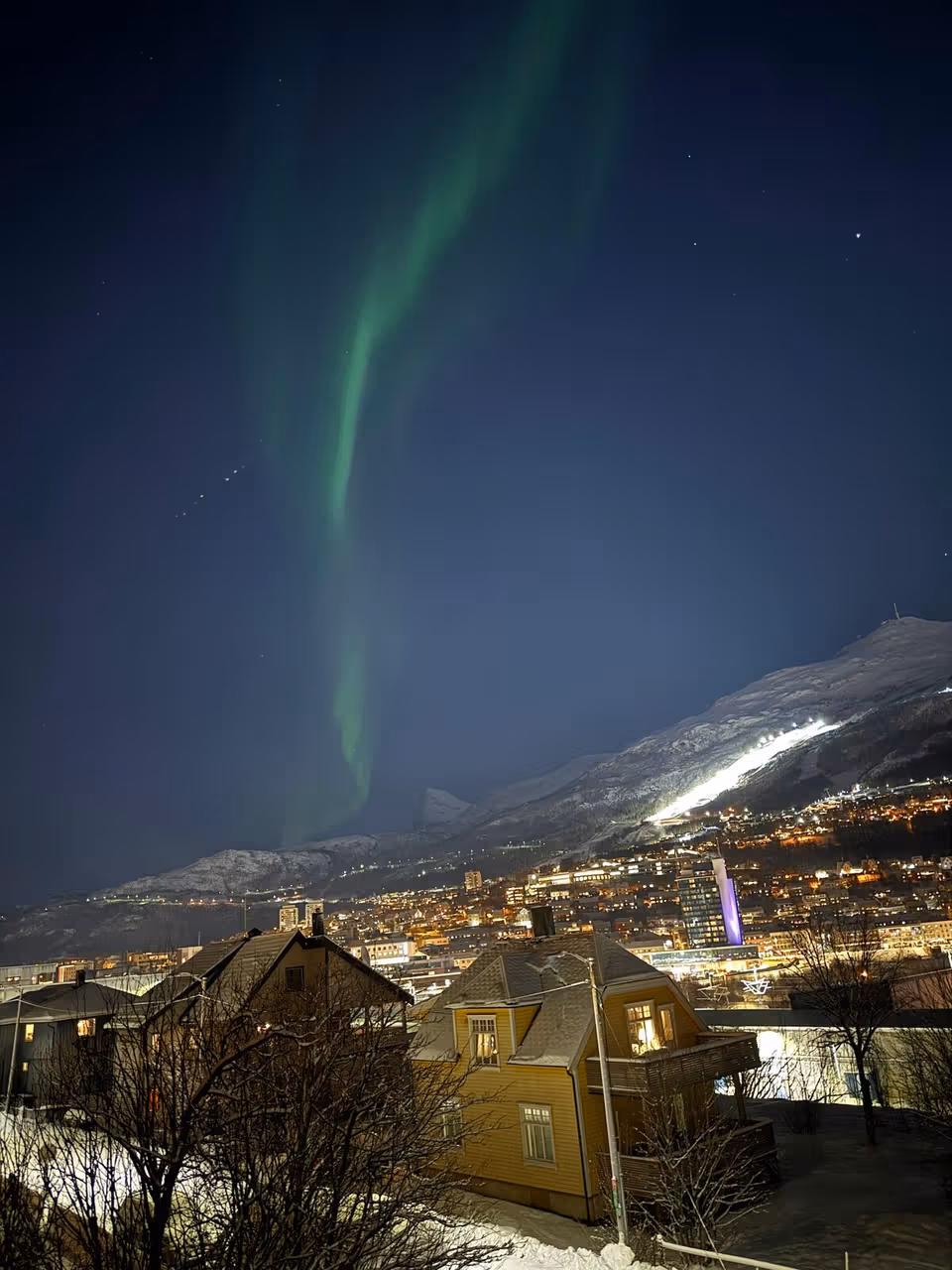 La capital ártica de la aurora · Auroras Boreales: Islandia y Noruega